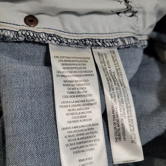 Calvin Klein Jeans Bermuda Cuffed Blue Denim Shorts Raw Hem NWT Plus Size 24W - Picture 11 of 11